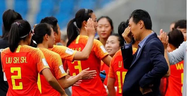 1胜2负！中国女足败给西班牙，为什么大家看到了她们的希望？(4)