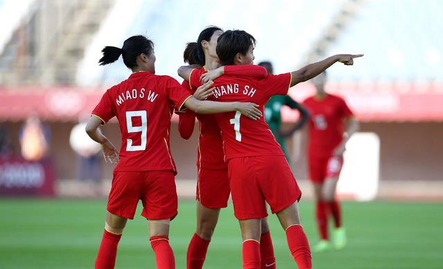 别信他们的！英丹二队称赞中国女足，美国荷兰将越南女足夸上了天(4)