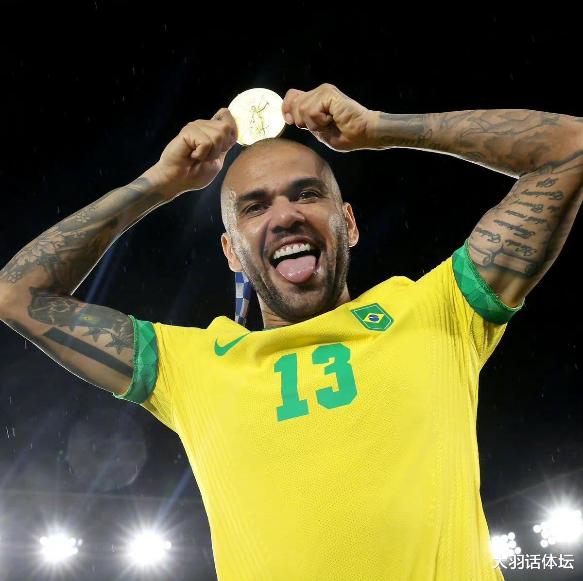 总价11亿！巴西公布世界杯阵容，头重翼轻埋隐患，一人意外落选(6)