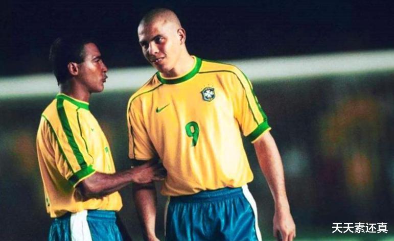 能在三届世界杯取得进球的巴西球员有两个，内马尔有望成为第三个(3)
