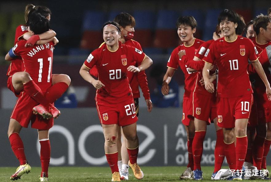 1-0！中国女足大将闪耀海外，直塞球险些破门，队友跟不上节奏(6)