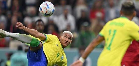 巴西和葡萄牙首轮都拒绝爆冷，有顶级边锋的球队，就是进球能力强(2)