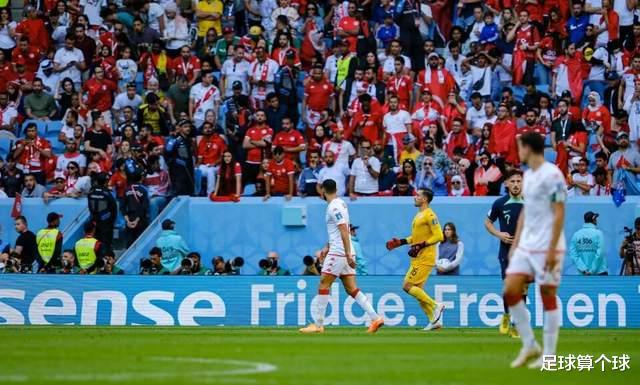 世界杯1-0！进球功臣来自日本二级联赛，看台上的儿子竖起大拇指(4)