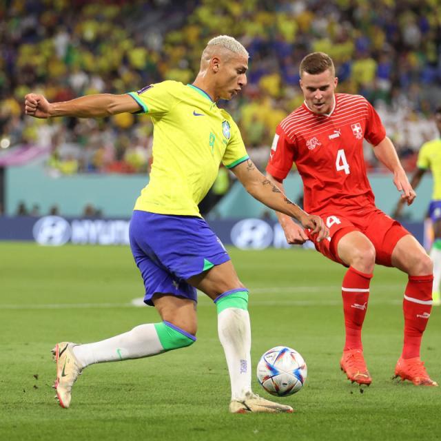 【世界杯】佐默扑出小熊近距离射门，巴西暂0比0瑞士(2)