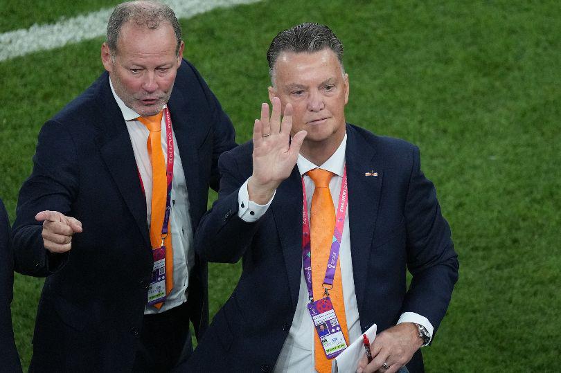 荷兰队希望摘掉“无冕之王”，范加尔有赢球法宝，显露冠军气质(3)