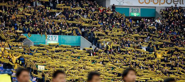 日本足球“百年计划”绝非空话，你能想象一场高中联赛吸引5万观众到场助威吗？(4)