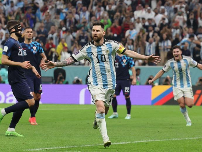 0-2！世界杯半决赛克罗地亚昏招频出，对轰阿根廷却成就了梅西(3)