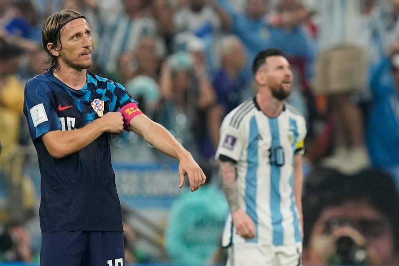 阿根廷3-0战胜克罗地亚，全场比赛克罗地亚没有一次进球机会(3)