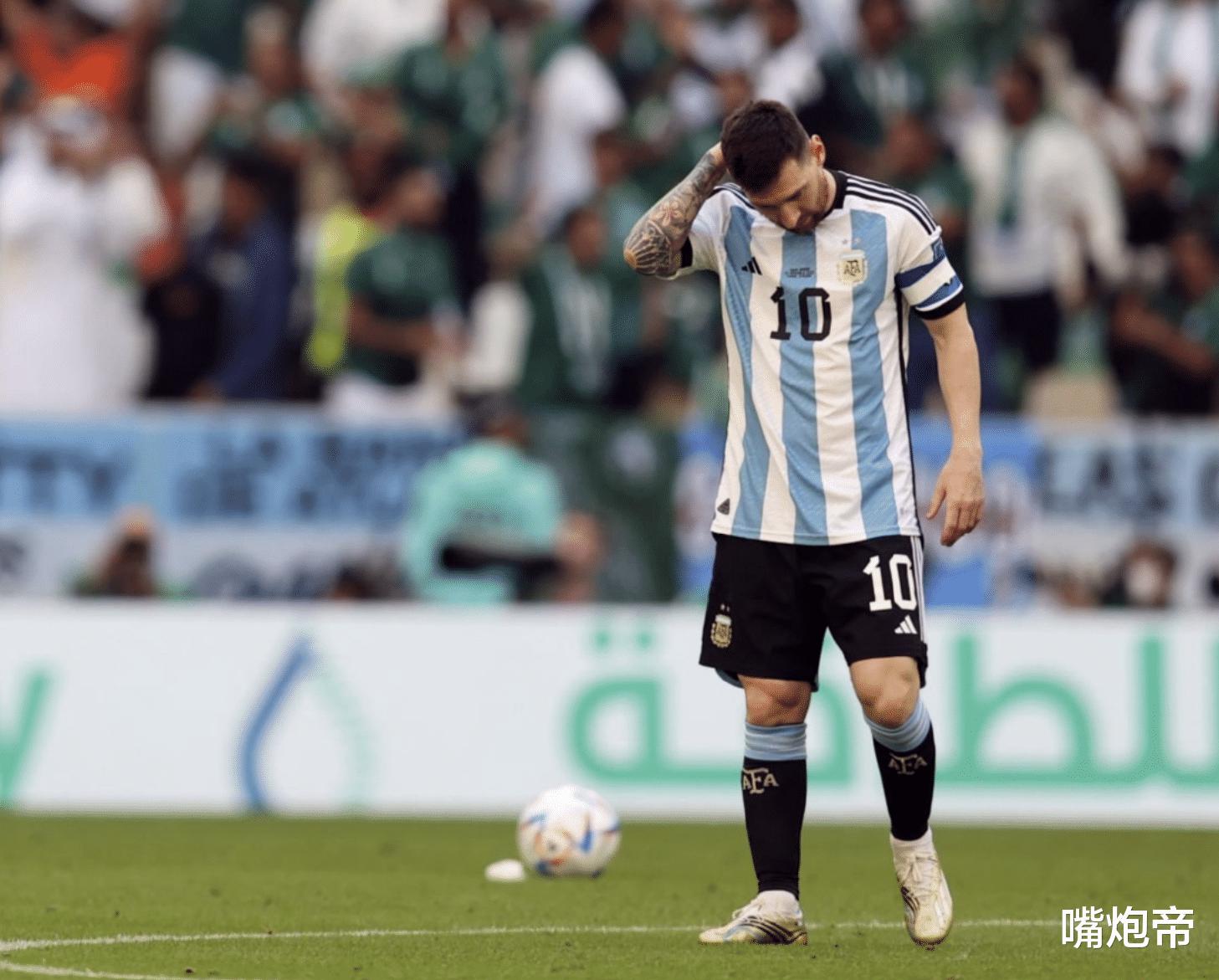 坏消息，梅西因伤缺席训练！阿根廷全队现身唯独没他，追逐贝利老马太难(1)