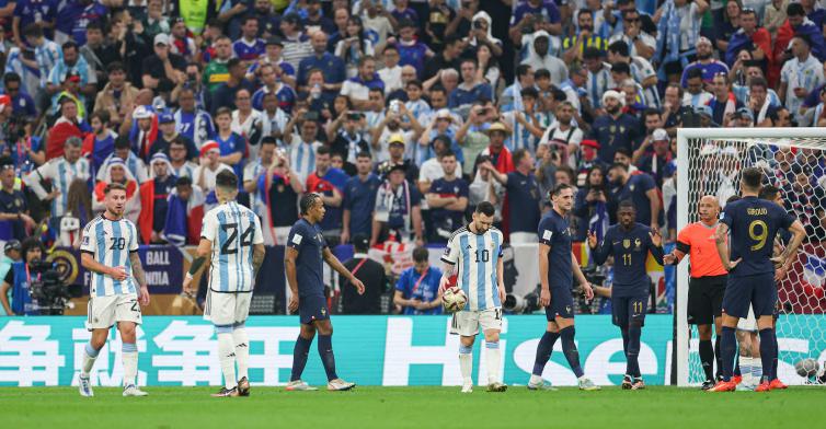 收视率第一！阿根廷队夺冠，梅西甩开C罗，世界杯最强打脸诞生(7)