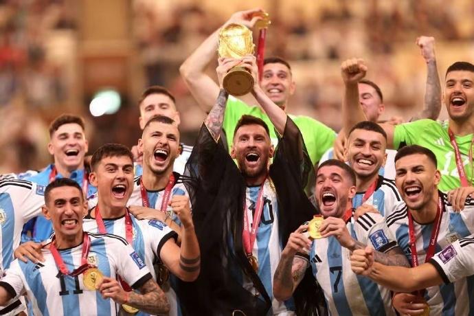 庆祝夺得世界杯冠军 阿根廷全国放假一天，网友：国足争气点(1)