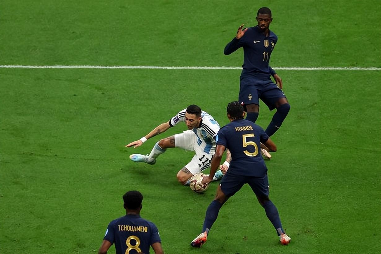 忍无可忍，世界杯决赛裁判回应法国批评：阿根廷本该直接获胜(2)