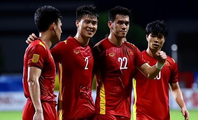足坛疯狂一夜：阿森纳3-0碰曼城，越南2-0晋级决赛，贝尔宣布退役(3)