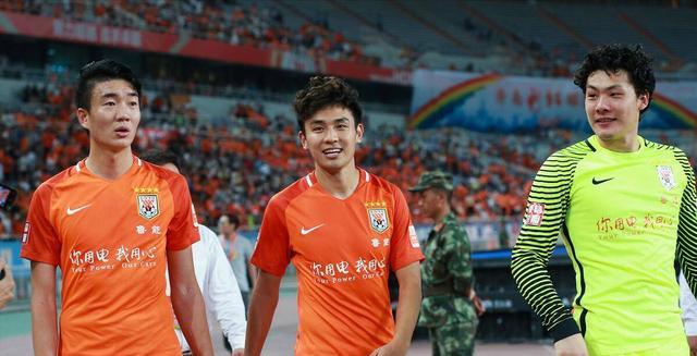 中国一创造历史球员开启留洋生涯，国内无球可踢，未来国足大用(1)