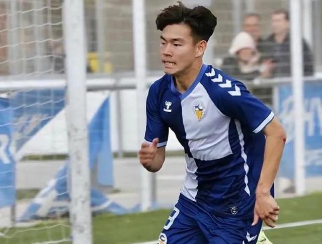 U20国足0-1不敌斯洛文尼亚 中国队获得季军 海外拉练提升实力(8)