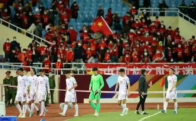 广州恒大队降级！一个时代落幕！极端市场化给中国足球留下什么？(7)