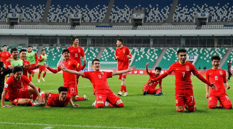 亚洲杯末轮：2豪门做掉越南，东道主0败晋级，中国队出线将PK韩国(4)