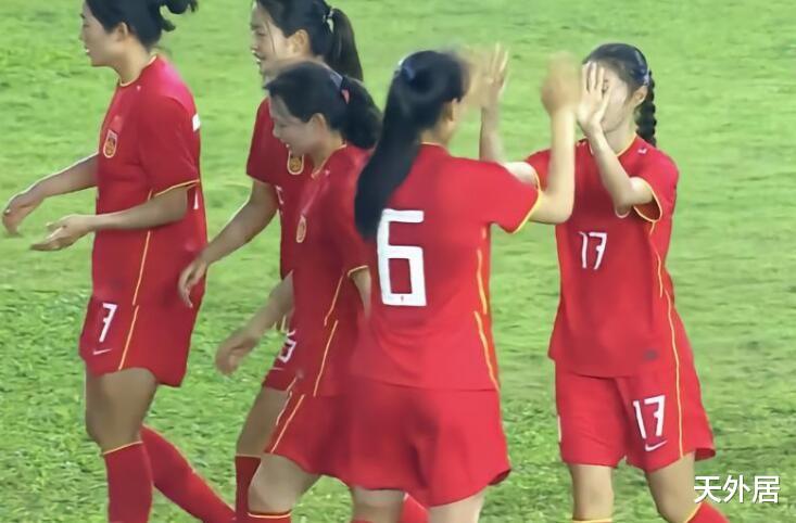活久见！个人单场进10球！神锋力压中国女足新星，五子登科仅排第二(2)
