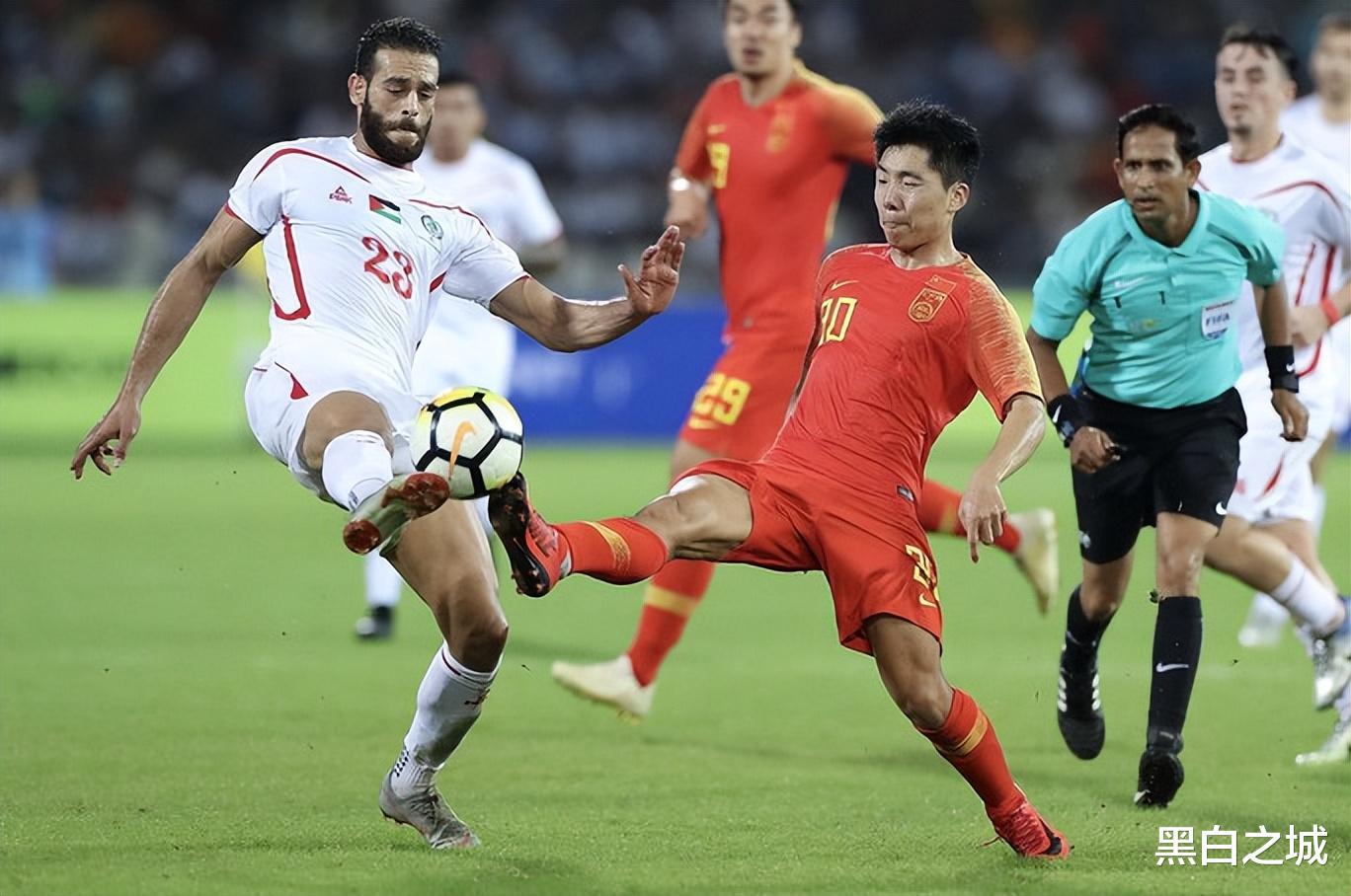 越南媒体：世预赛中越之战疑似假球，中国男足很多球员不正常(3)