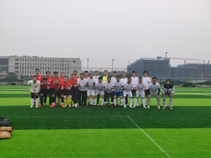 杭州有支校长足球队，每周约战家长队(1)