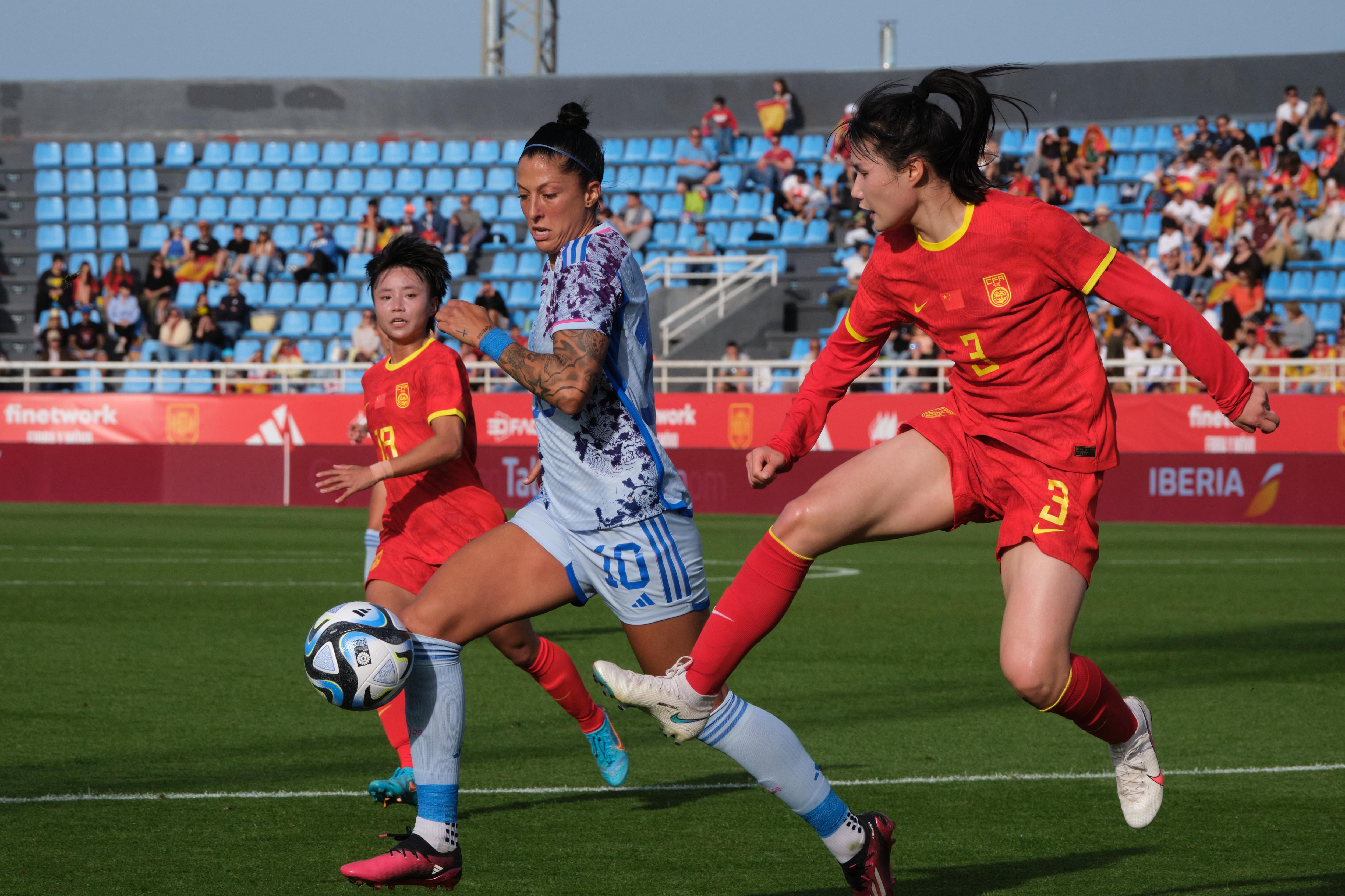 中国女足欧洲行2平2负，看到差距、弥补短板成当务之急(1)