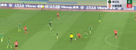 中超-亚泰2-0浙江迎开门红，谭龙、塞尔吉尼奥最后10分钟连入2球(10)