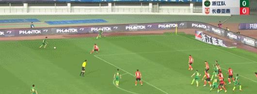 中超-亚泰2-0浙江迎开门红，谭龙、塞尔吉尼奥最后10分钟连入2球(11)