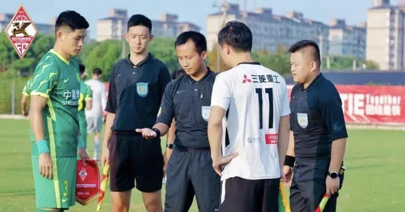 56岁的朱骏还想踢中乙？上海业余足球“四种模式”征战中冠，谁会脱颖而出！(9)