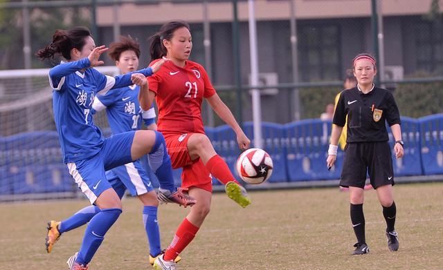 中国女足新的名单公布，奥运预赛分组状态出炉，女足未来困难重重(4)