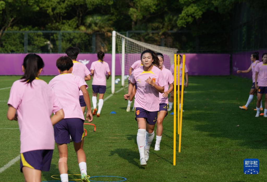 中国女足在沪集训 备战女足世界杯(3)