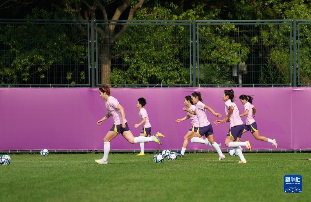 中国女足在沪集训 备战女足世界杯(4)