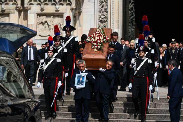 意大利为贝卢斯科尼国葬，米兰球迷送别最伟大主席(4)