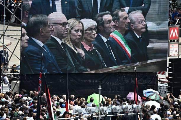 意大利为贝卢斯科尼国葬，米兰球迷送别最伟大主席(5)