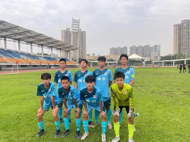 少年中国 |广州117中：希望培养出国脚，为再进世界杯贡献力量(14)