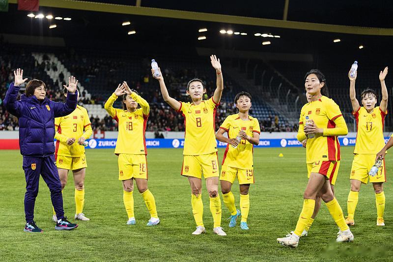 中国女足将在悉尼迎战巴西和哥伦比亚，足协副主席孙雯观战(1)