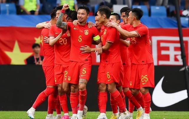 中国足球向前迈进：女足出征世界杯，男足锁定第二档(3)