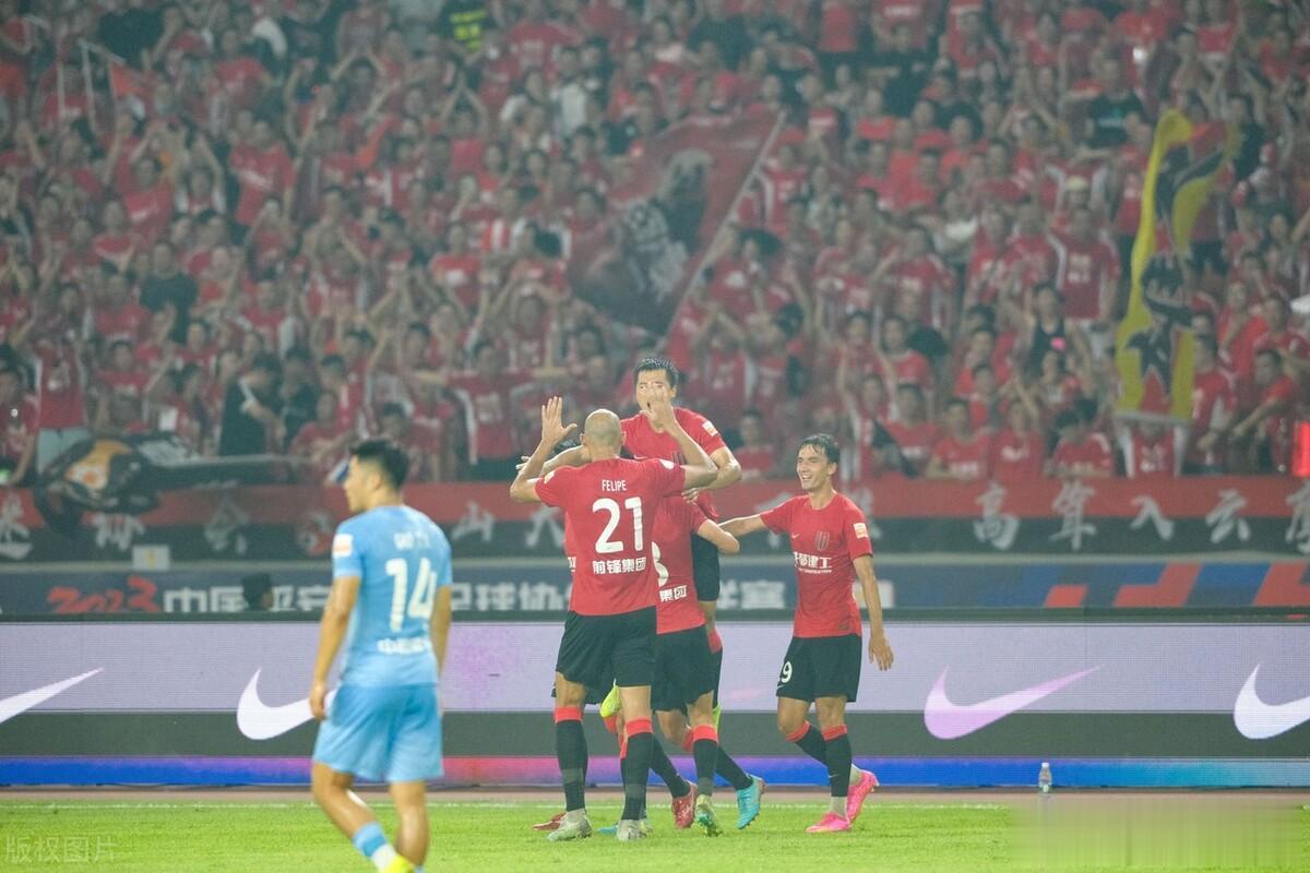 成都蓉城取得重要胜利！他们在中超联赛第16轮主场以2比0完胜河南队，周定洋和唐鑫(3)
