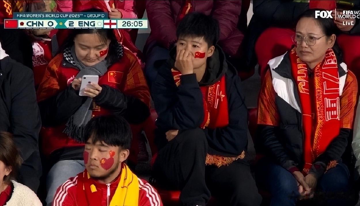 不看了，平静地接受中国女足败局已定的事实。

足球是圆的，但能力是方的，一是一，(1)