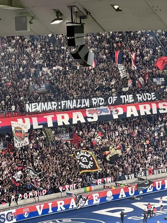 巴黎圣日耳曼3比1朗斯，巴黎球迷嘲讽内马尔(1)