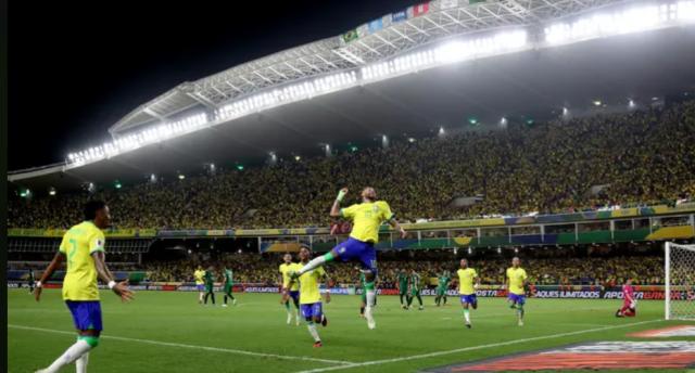 内马尔罗德里戈各进2球 巴西队5比1大胜玻利维亚(1)