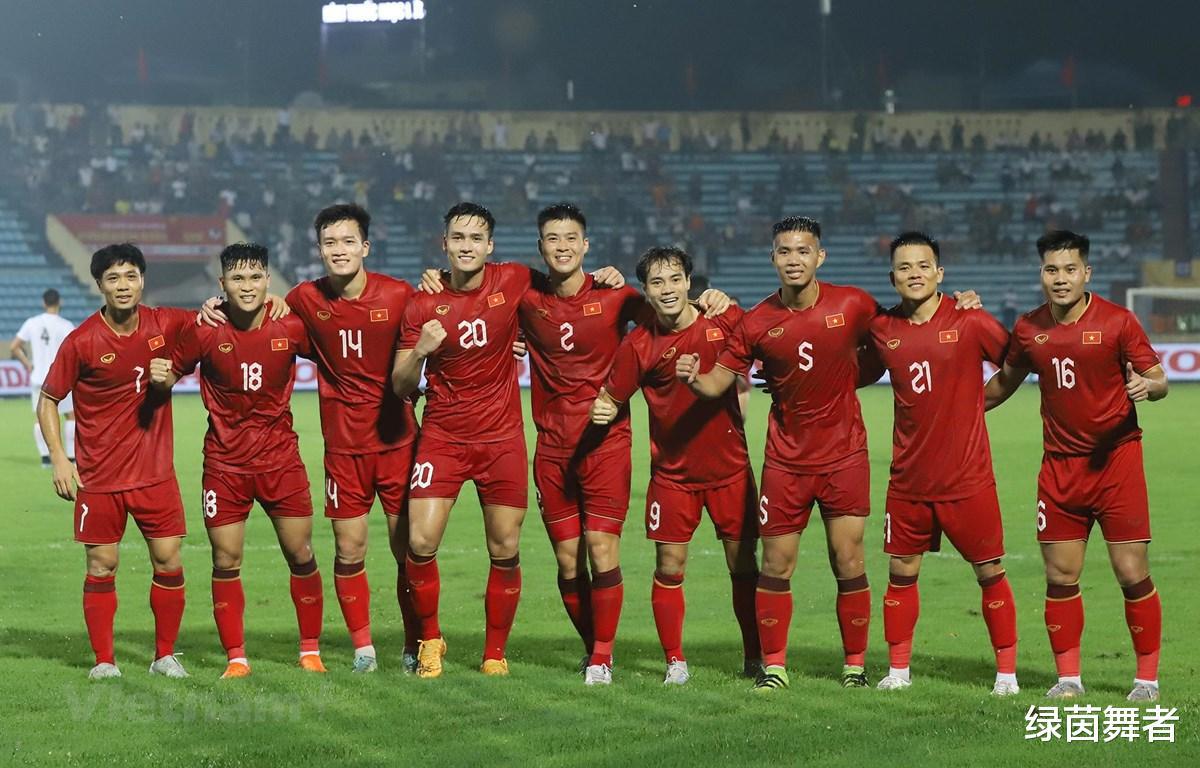 2-0！三连胜！越南足球强势崛起，力克国足苦主，剑指2026世界杯(1)