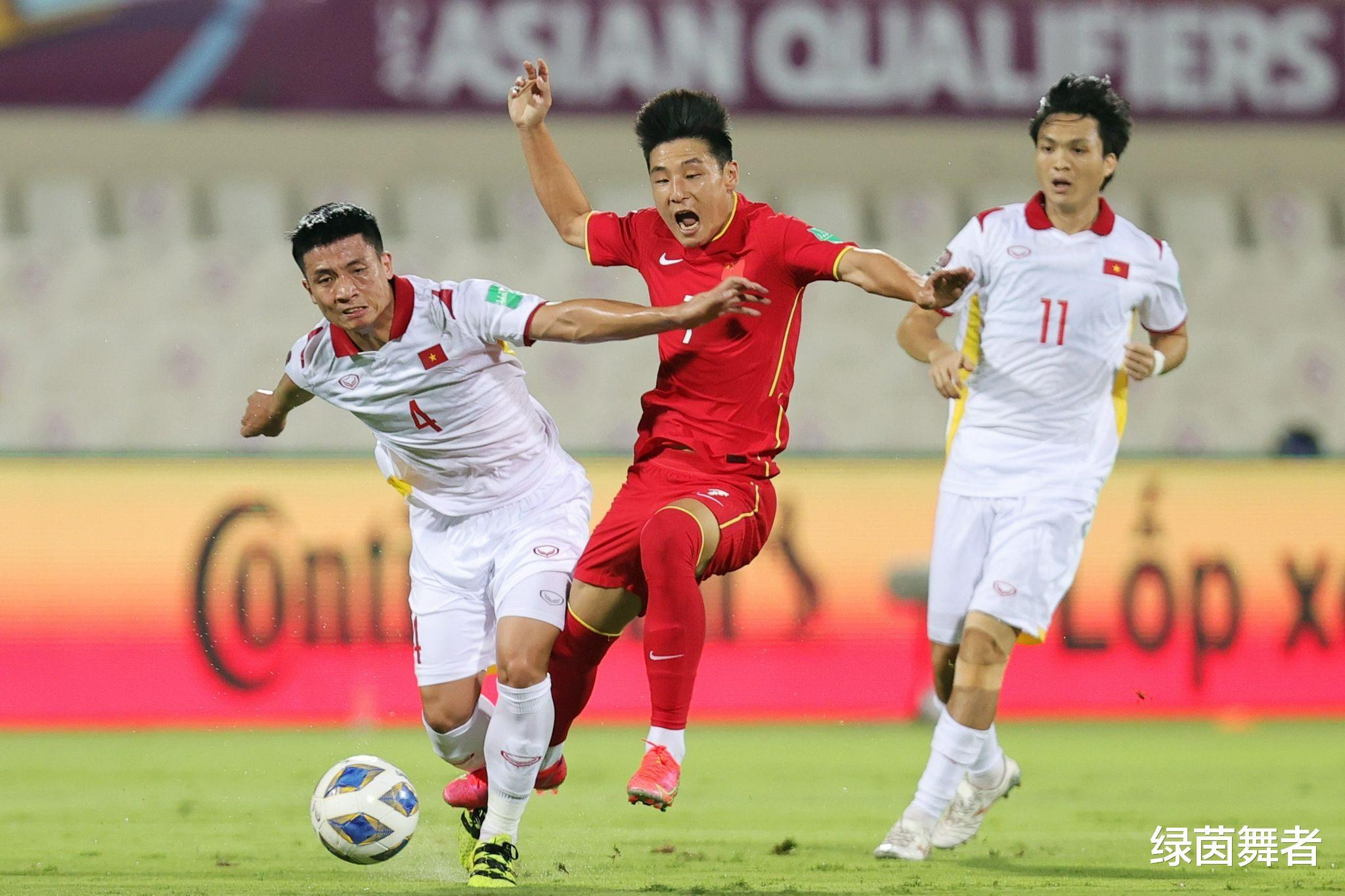 2-0！三连胜！越南足球强势崛起，力克国足苦主，剑指2026世界杯(2)