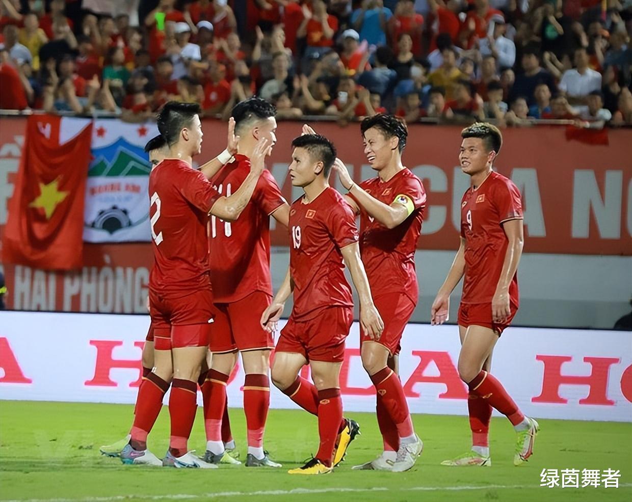 2-0！三连胜！越南足球强势崛起，力克国足苦主，剑指2026世界杯(5)