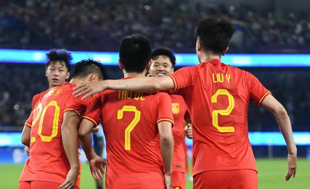 5-1！亚运会中国男足开门红，主教练盛赞3人，范志毅仍不满意(1)