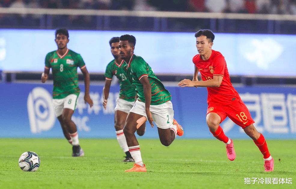 亚运男足： 全场仅2次射正 中国0-0孟加拉国 小组头名晋级16强(1)