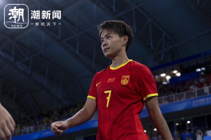 加油，铿锵玫瑰！虽负于日本队，中国女足依然获得热烈掌声(2)