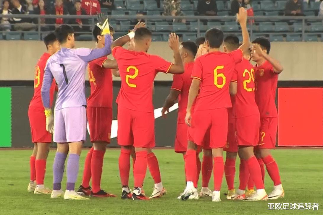 0-0！国足让越南踢成“巴萨”，老将谭龙成唯一亮点，复仇成空话(1)