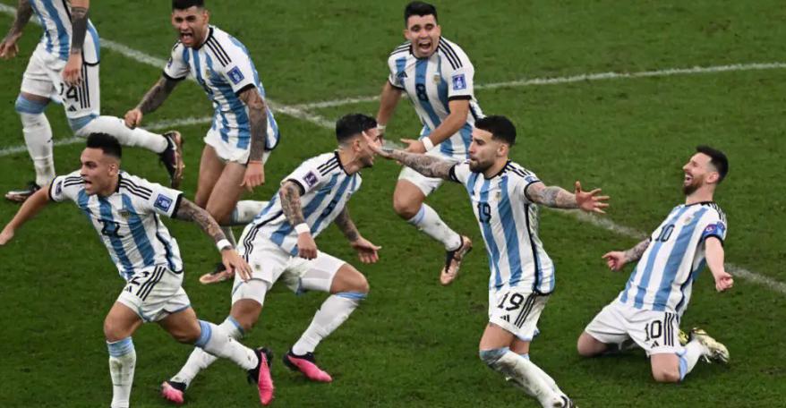 阿根廷3连胜升至榜首，巴西2胜1平位居第二(1)