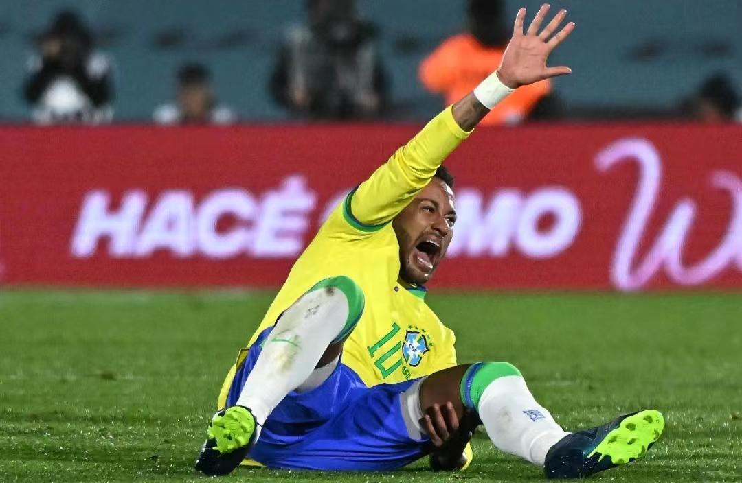 巴西世预赛不败终结，内马尔再成“伤星”(2)