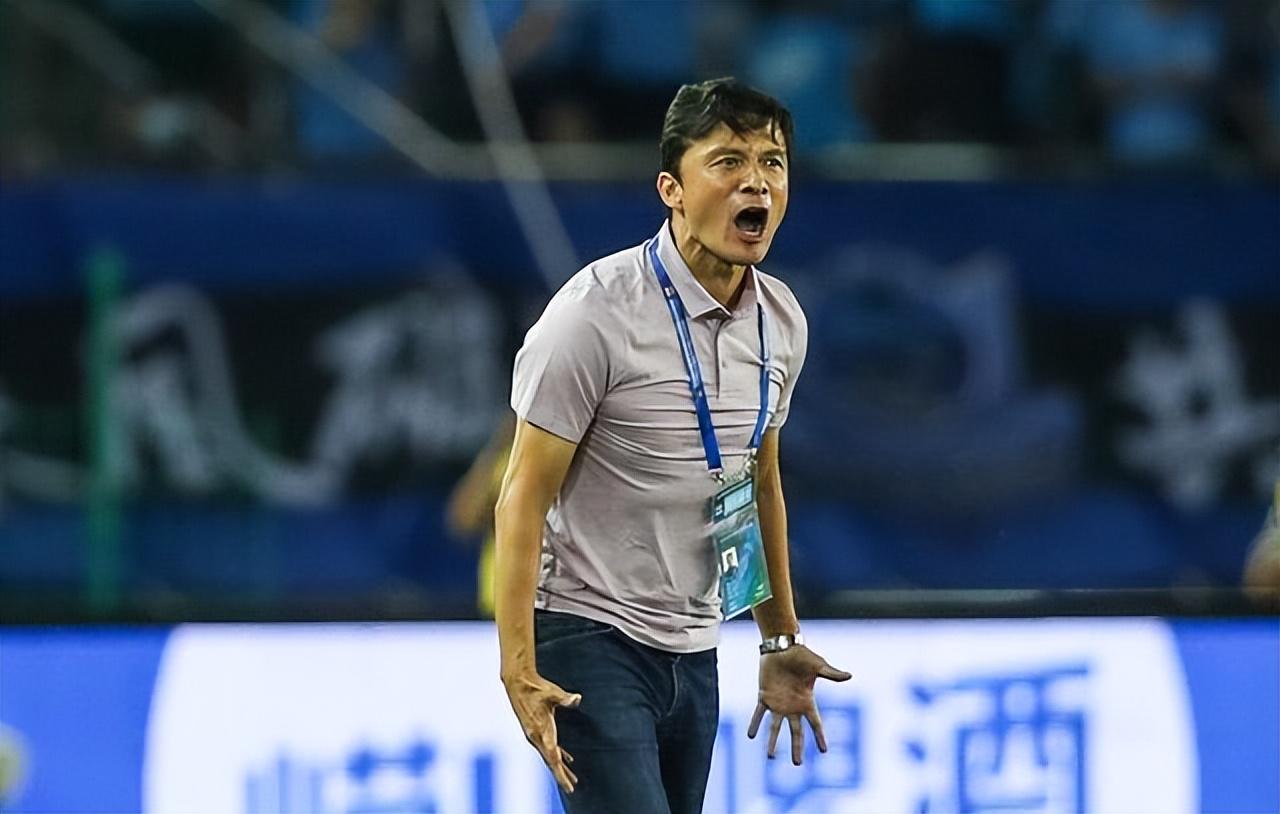 上港哈维尔跟大连人谢晖 应该是本赛季中超教练的卧龙跟凤雏(3)